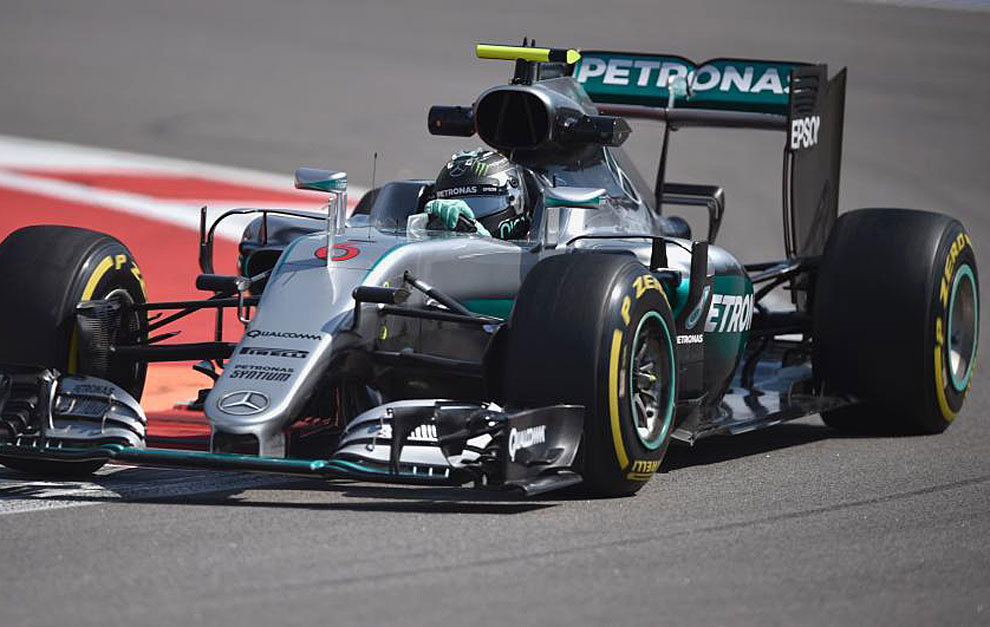 Rosberg pilota su Mercedes.
