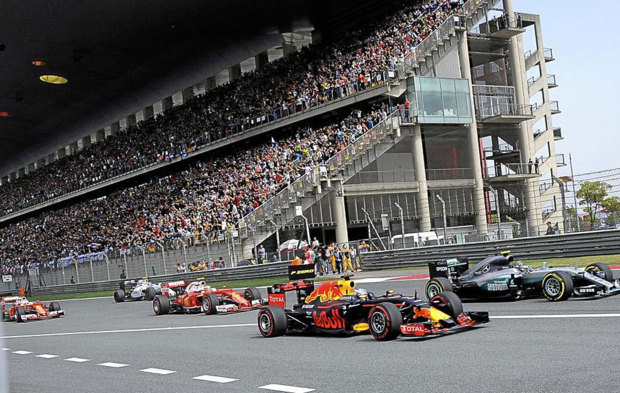 La salida del Gran Premio de China de 2016.