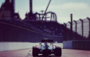 Alonso pilota su MP4-31 en Sochi.