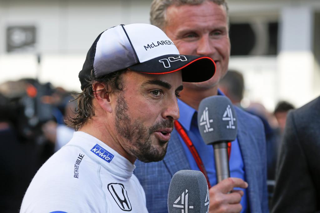 Alonso, entrevistado por Coulthard despus de la carrera.