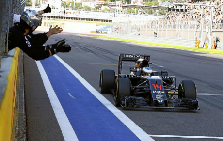 McLaren celebra el sexto puesto de Alonso en Sochi.