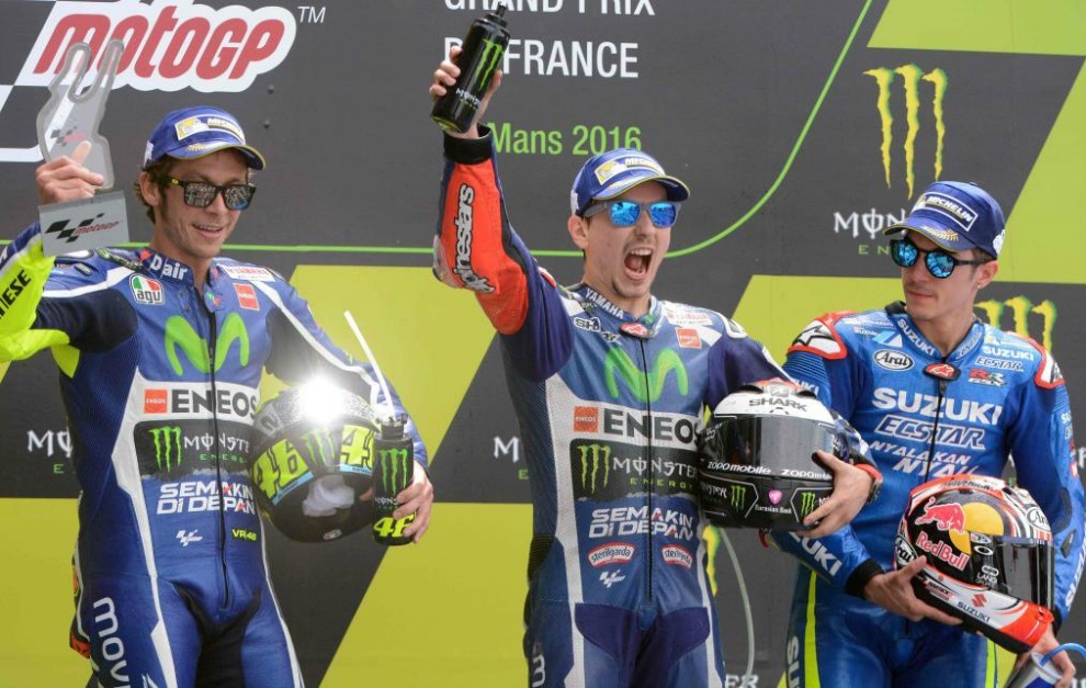 Rossi, Lorenzo y Viales, en el podio de Le Mans.