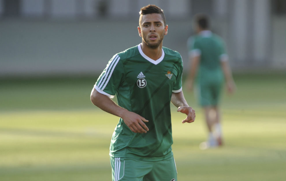 Tarek, durante un entrenamiento con el Betis