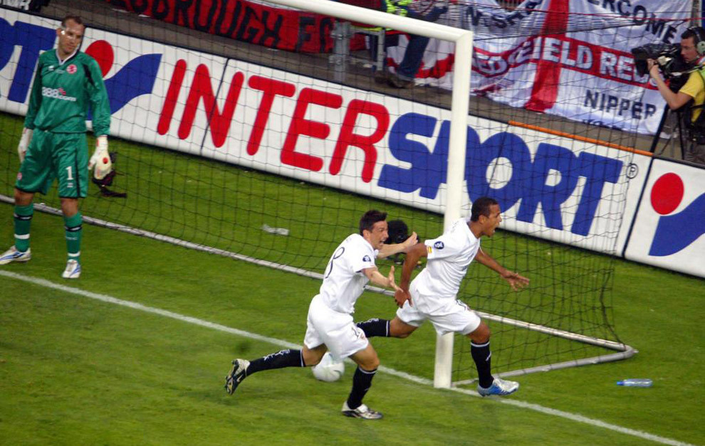 Luis Fabiano celebra el primer gol del Sevilla en la final de la UEFA...