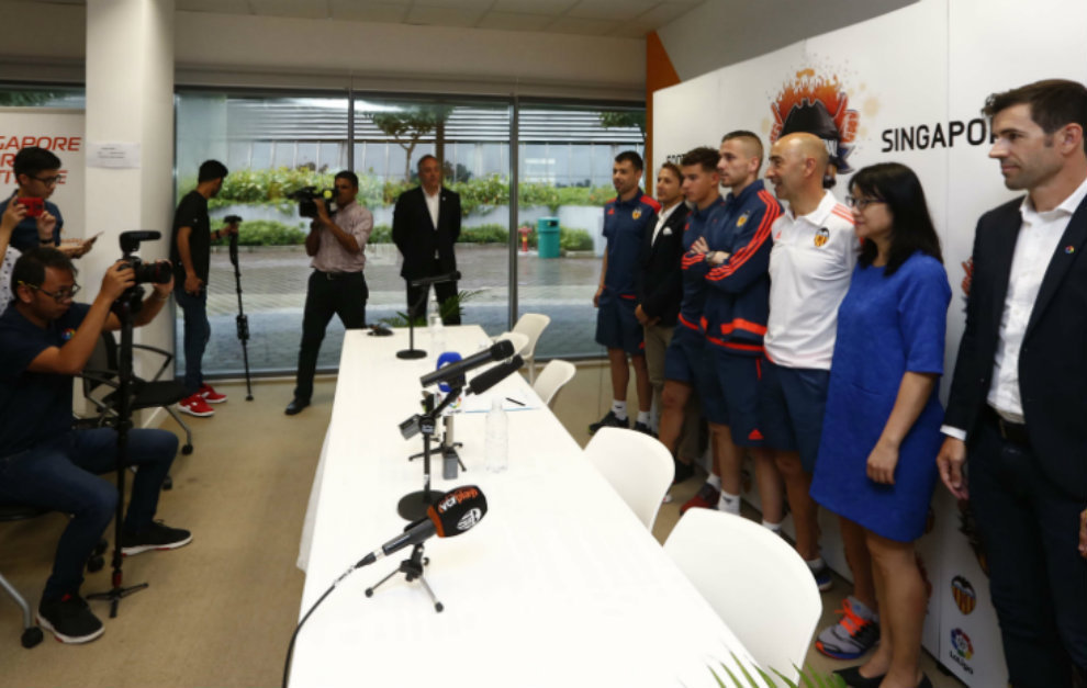 El Valencia genera expectacin en el Singapore Sports Institute