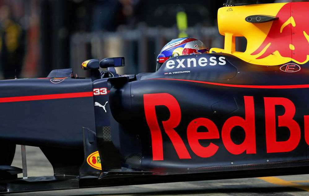 Verstappen, durante el segundo da de test en Montmel.