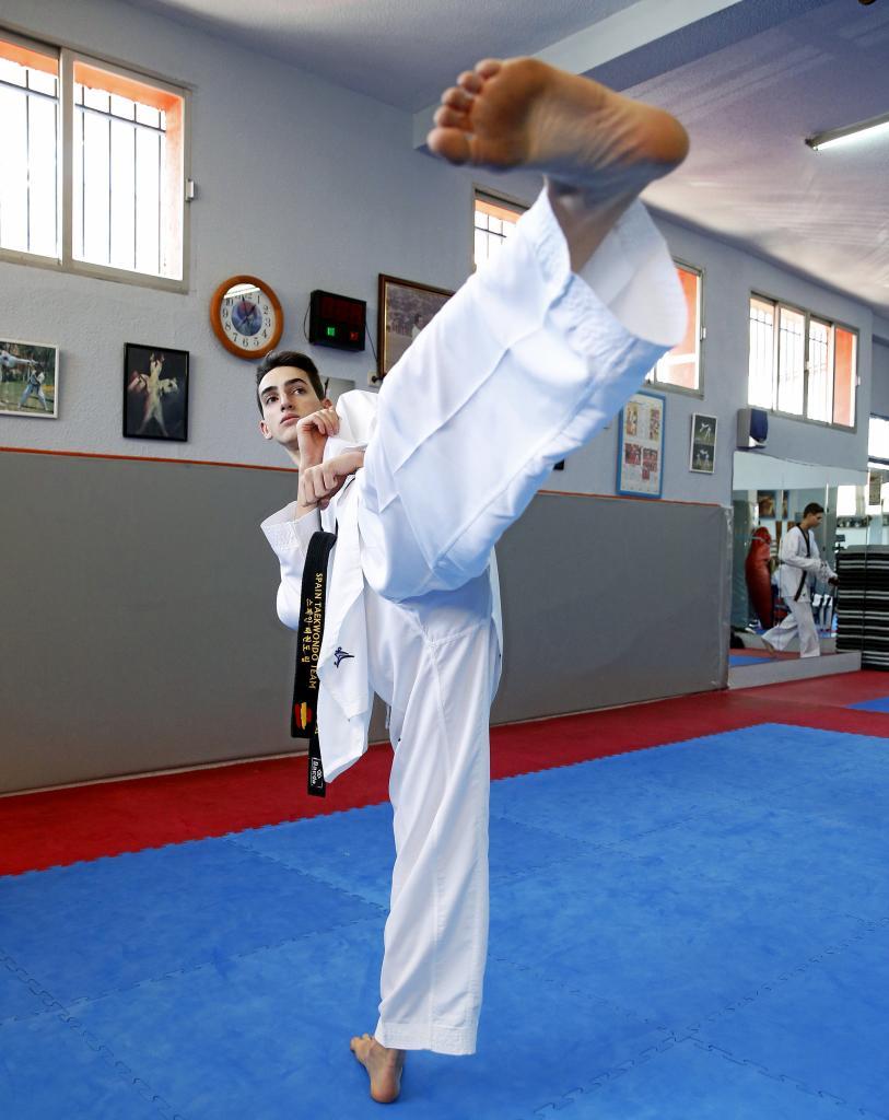 Jess Tortosa durante un entrenamiento en el gimnasio de su padre