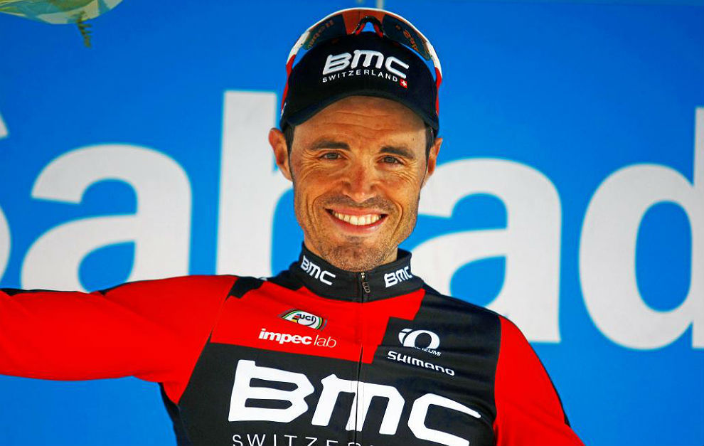 Samuel Snchez, en el podio tras su victoria de etapa en la Vuelta al...