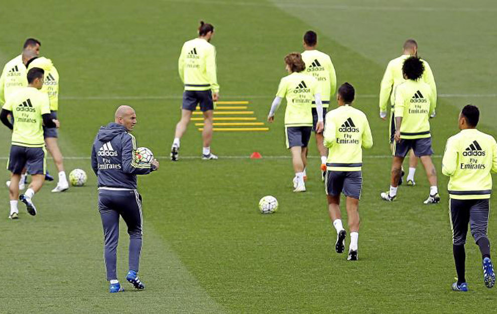 Zidane, en un entrenamiento de esta temporada.