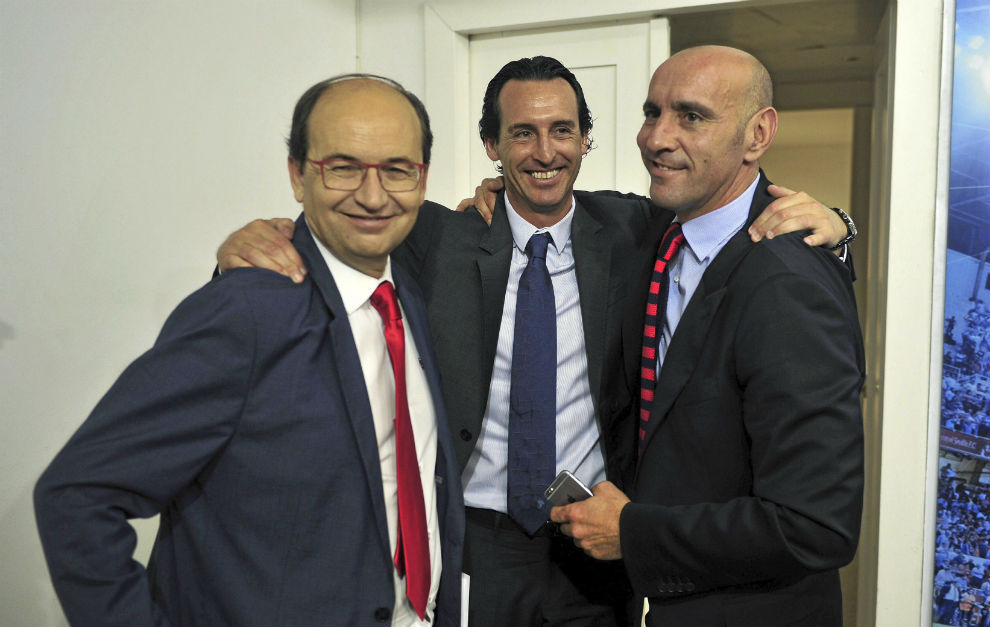 Jos Castro, Unai Emery y Monchi, en la sala de prensa del Snchez...