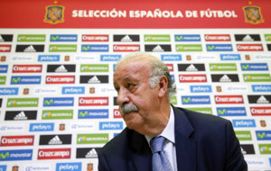 Vicente del Bosque anunciando la lista para la Eurocopa 2016.