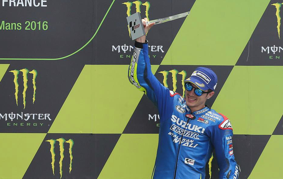 Maverick Viales celebra su primer podio en MotoGP, conseguido en el...