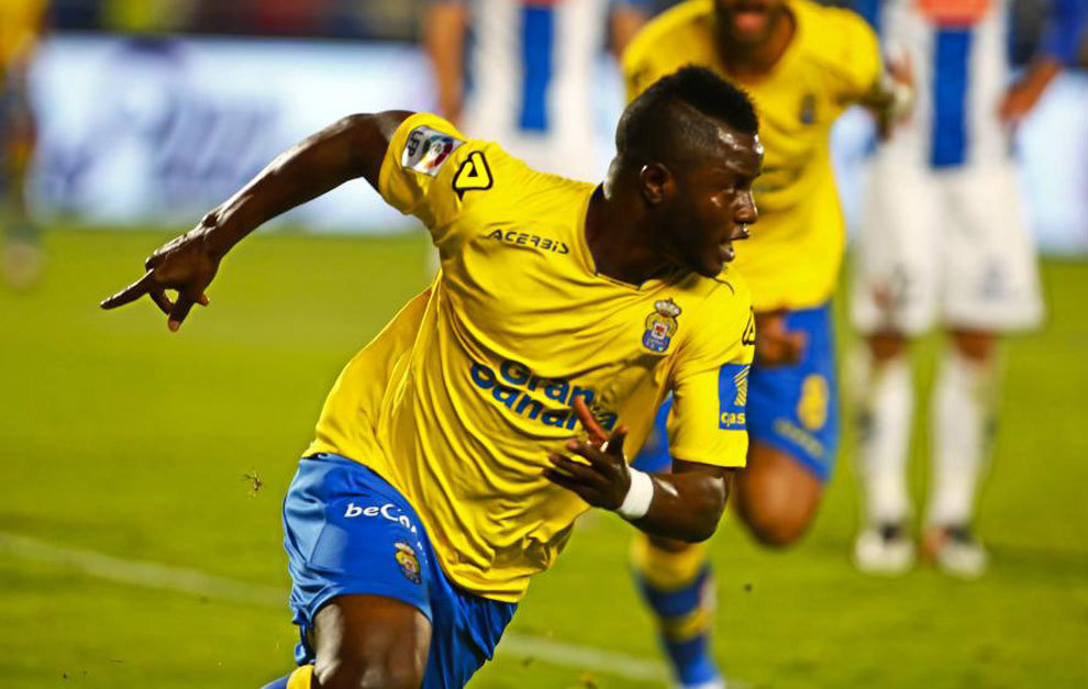 Wakaso celebra un gol con Las Palmas.