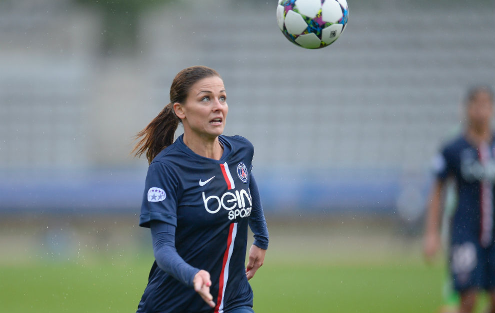 Laure Boulleau en un partido de Champions League con el PSG.