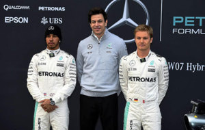 Lewis Hamilton, Toto Wolff y Nico Rosberg.