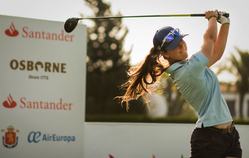 Nuria Iturrios en el Santander Golf Tour.