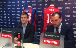 El nuevo director deportivo, Tito, junto a Quico Cataln