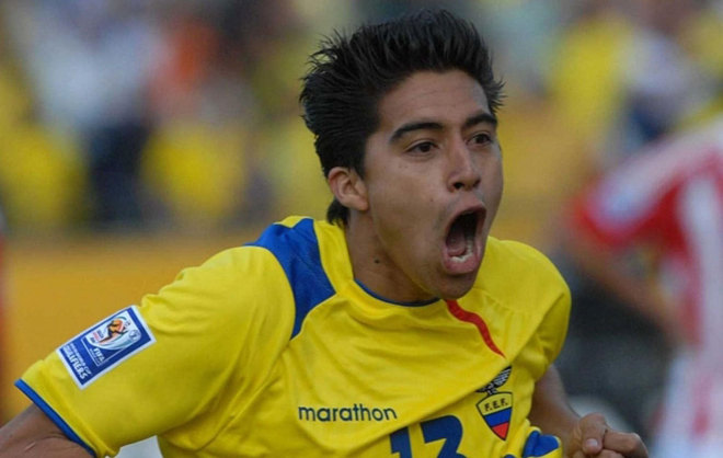 Noboa celebra un gol con la seleccin de Ecuador.