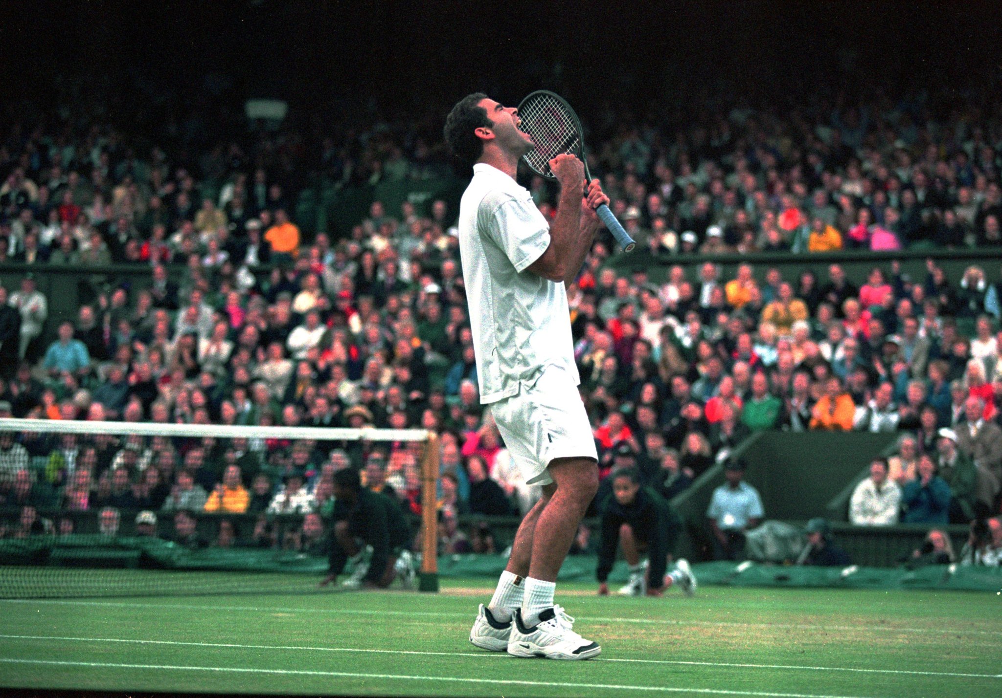 Sampras durante un partido en Wimbledon 2000.