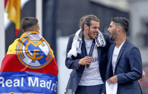 Bale e Isco celebran la Undcima en Cibeles junto al resto del equipo