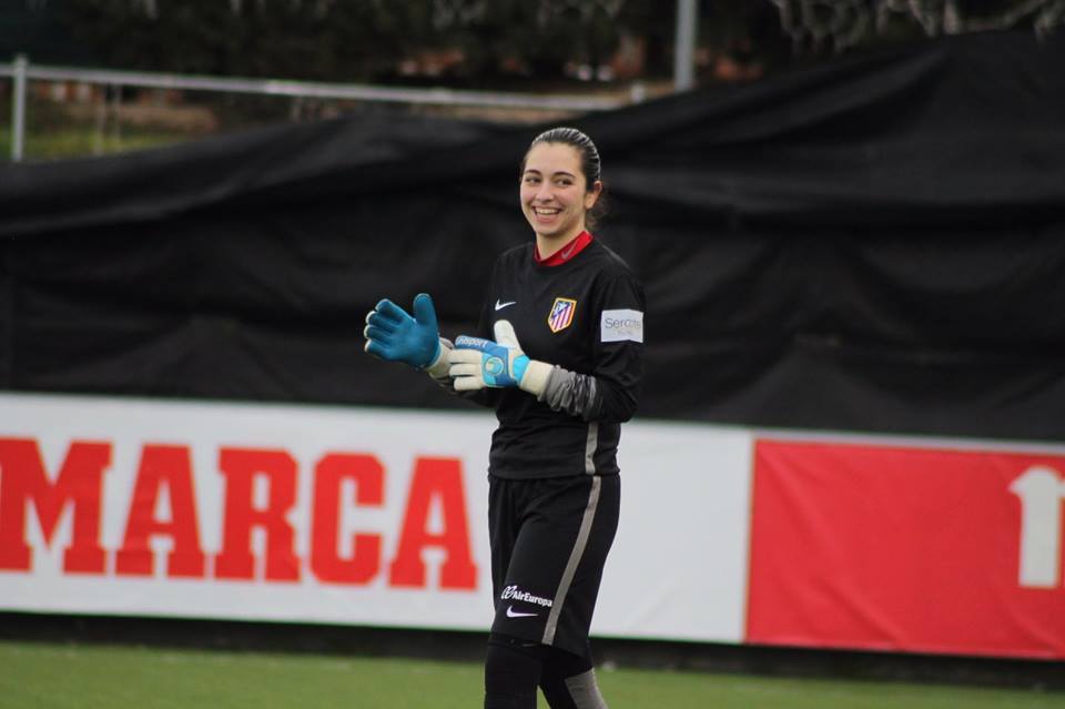 Sara Ezquerro, portera del Atlético de Madrid, durante un partido con...