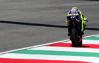 Valentino Rossi cruza la recta de Mugello durante el GP de Italia 2016