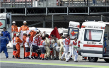 Luis Salom es trasladado a la ambulancia en el Circuito de Montmel