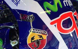 La pegatina dedicada a Luis Salom en el frontal de la moto de Lorenzo.