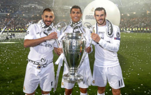 Benzema, Cristiano y Bale posan con la Undcima.