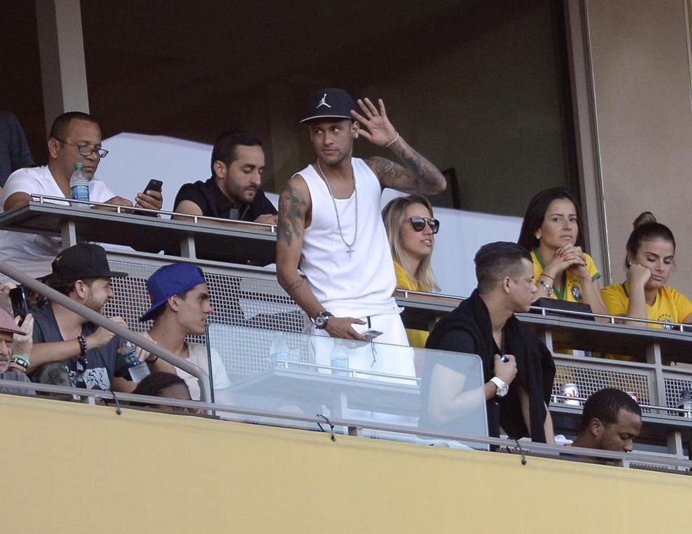 Neymar, en el Rose Bowl Arena viendo el Brasil-Ecuador.