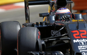 Jenson Button pilota su McLaren en Mnaco.