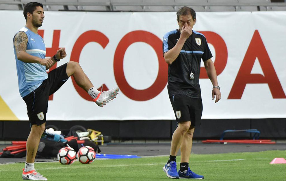 Luis Surez, entrenando con Uruguay.