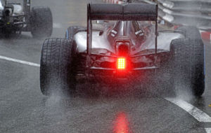 Hamilton, con gomas de lluvia extrema, en el pasado GP de Mnaco.