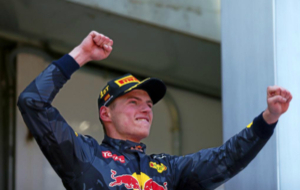 Max Verstappen celebra su victoria en el GP de Espaa, primera de su...