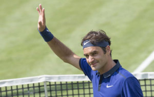 Roger Federer saludando al pblico en Sttutgart