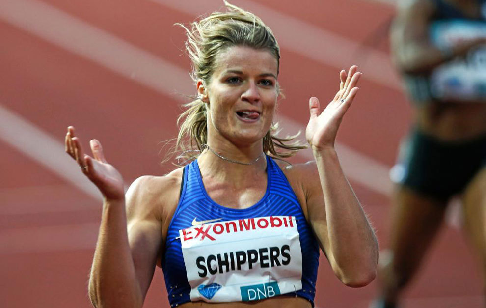 Dafne Schippers aplaude tras ganar los 200 metros de la cita de Oslo...