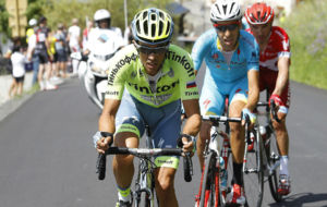 Alberto Contador en la Madeleine, delante de Fabio Aru y de Joaquim...
