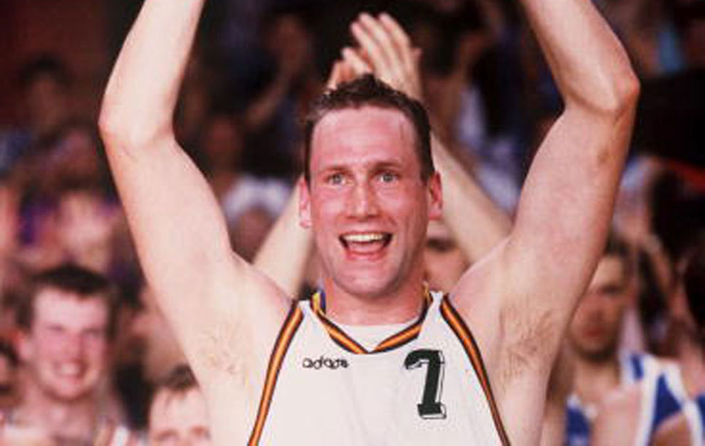 Chris welp levanta un trofeo con alemania. | Marca.com