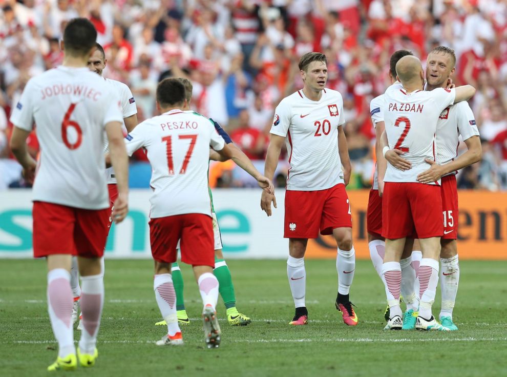 Polonia empieza la Eurocopa como soaba: con victoria.