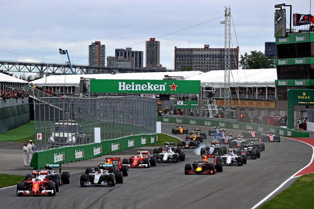 Vettel se coloca primero tras adelantar a Hamilton y Rosberg en la...