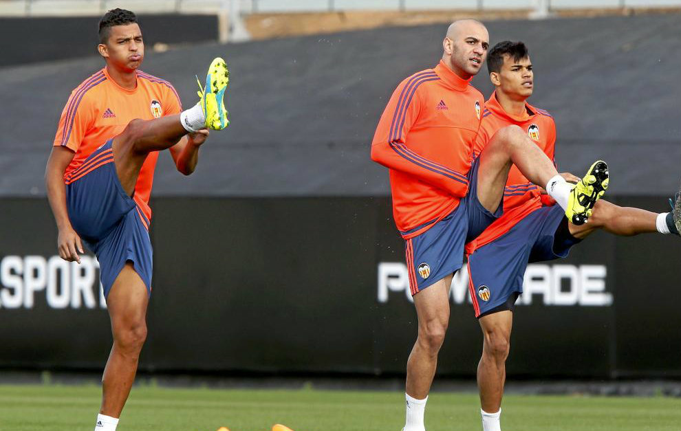 Santos y Abdennour en un entrenamiento de esta temporada.