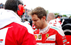 Vettel, concentrado antes de la carrera.