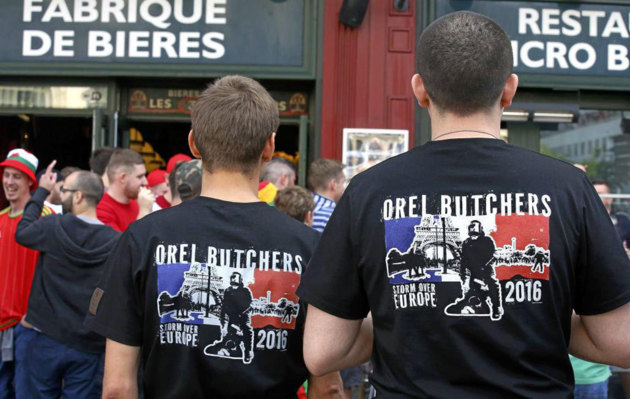 Dos miembros de Orel Butchers en Lille, donde provocaron disturbios.