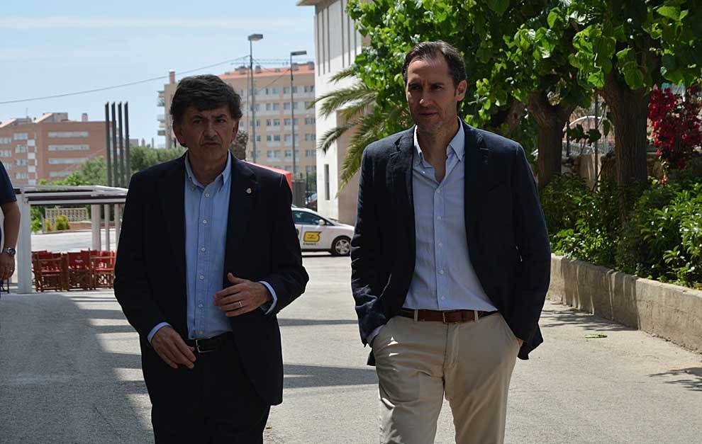 El presidente  Josep Maria Andreu llega acompaado de Vicente Moreno