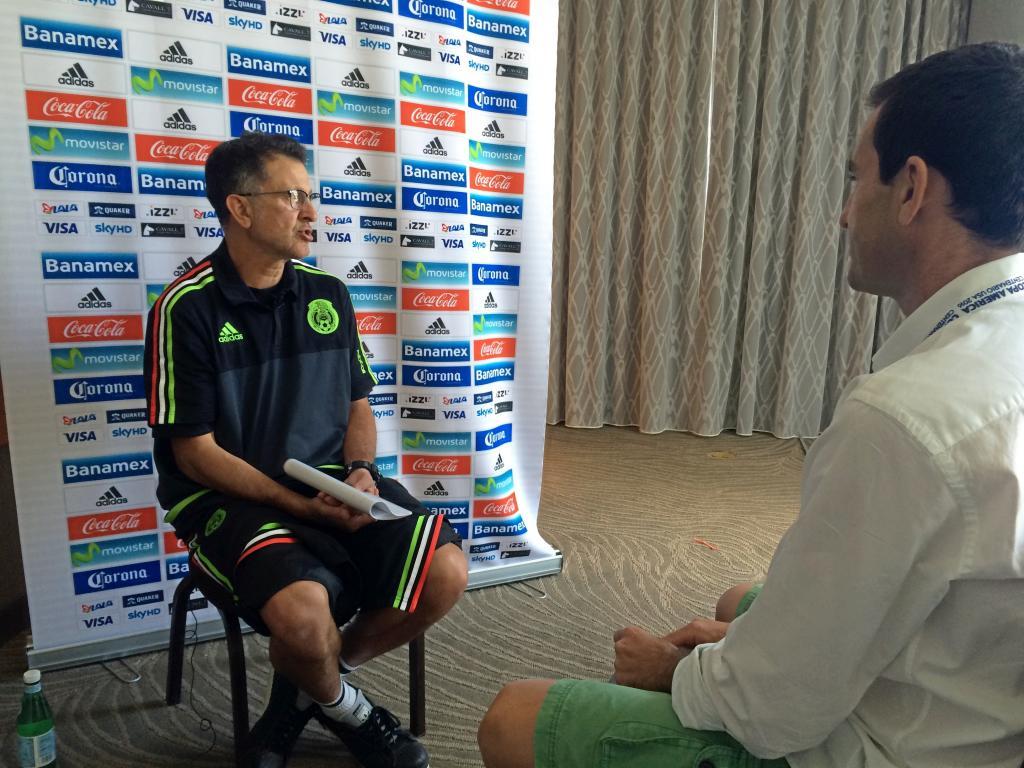 Osorio para una entrevista que se publicar (Juan Castro) en el...