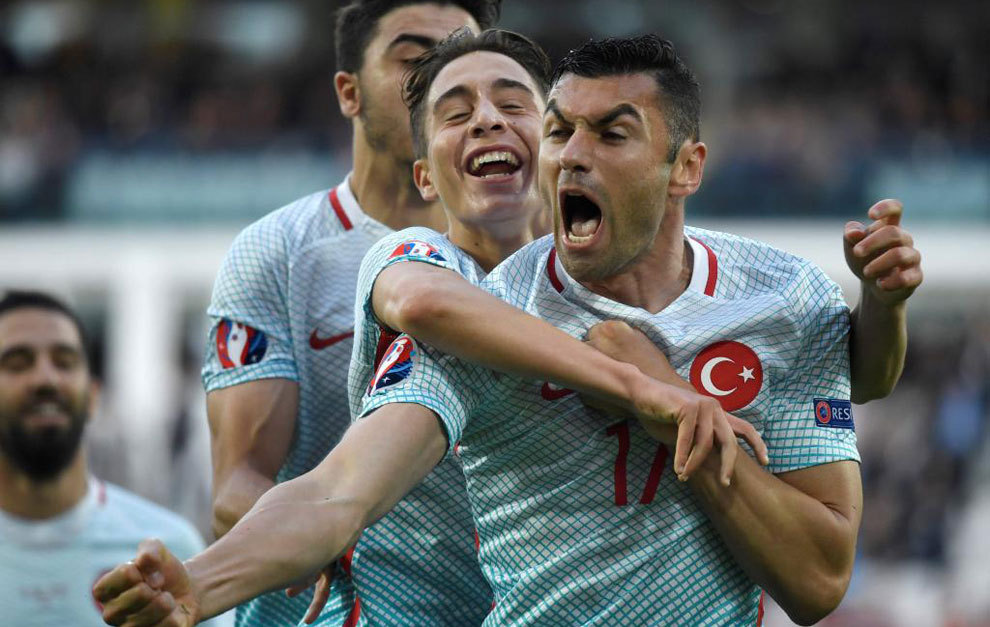 Yilmaz celebra su gol.