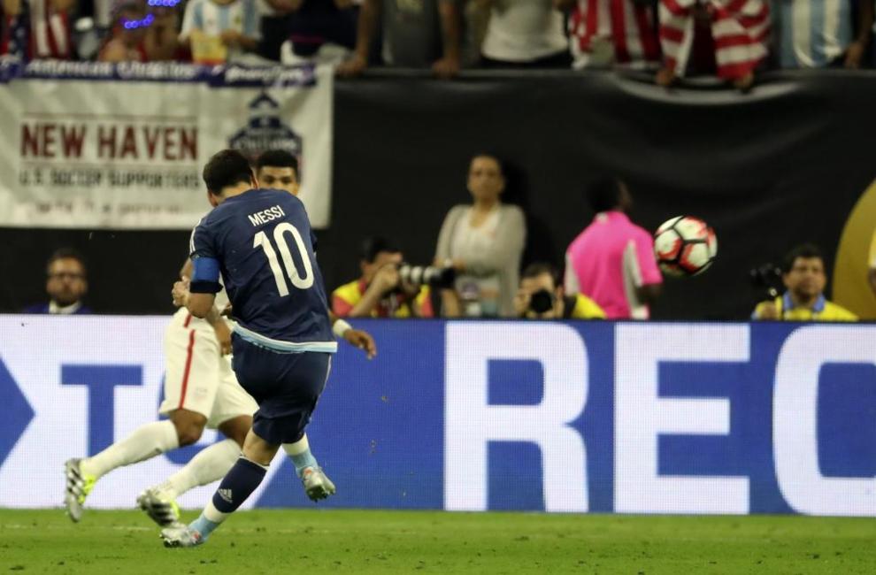 Messi se invent un golazo histrico de falta ante Estados Unidos.