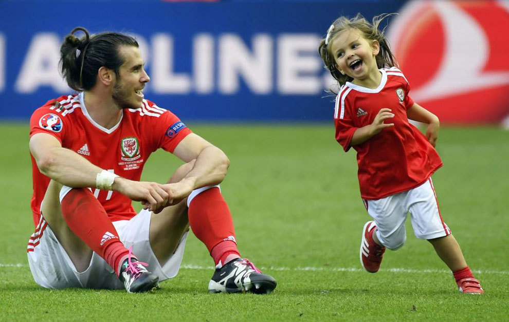 Pap Bale celebr el pase a cuartos con su hija Alba