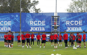 La plantilla del Espanyol, durante un entrenamiento de la 15-16.