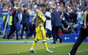 Casillas, pensativo, al trmino del partido entre Espaa e Italia
